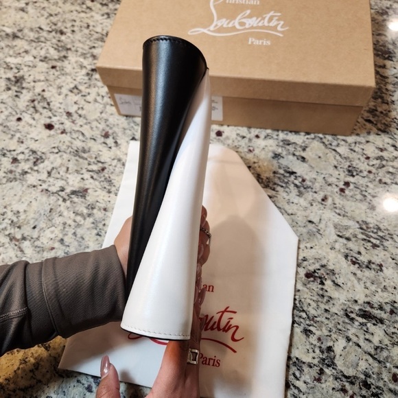 NEW Christian Louboutin Loubitwist Purse in Black and White - Picture 4 of 8